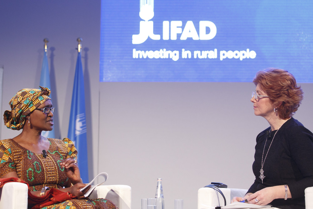 BBC's Jane O'Brien moderates Q&A with Winnie Byanyima after the lecture. ©IFAD/Flavio Ianniello