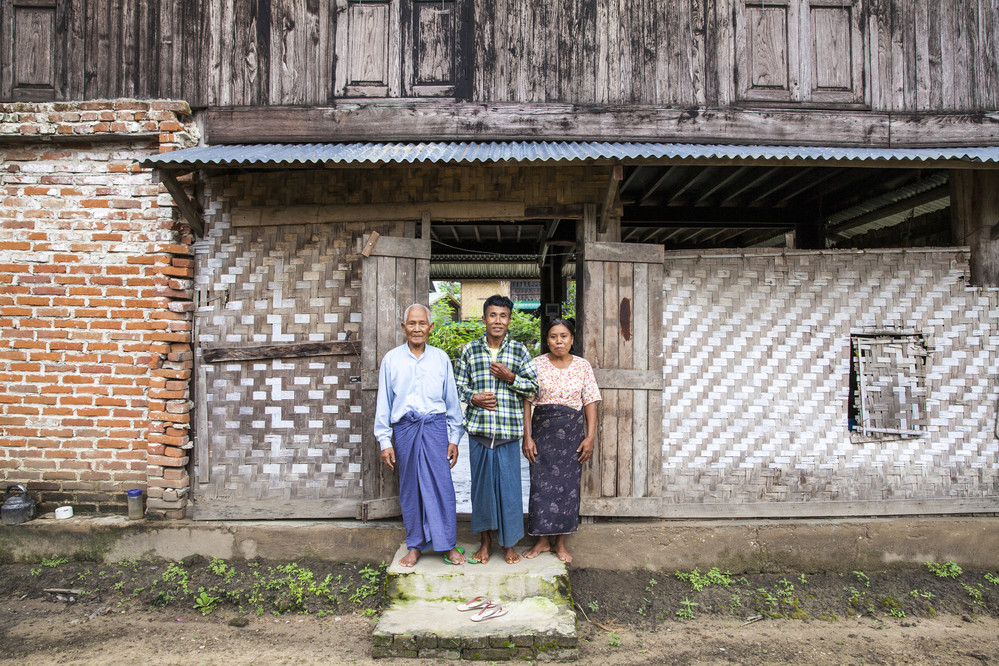 Una familia en Myanmar